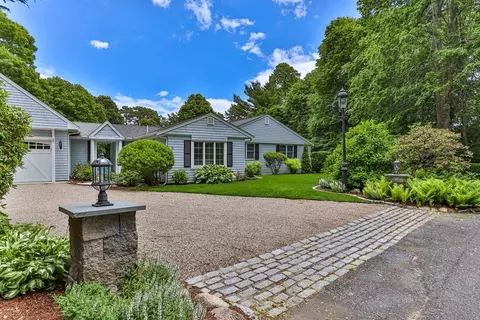 16 Long Pond Cir, Barnstable, MA 02632 photo 2