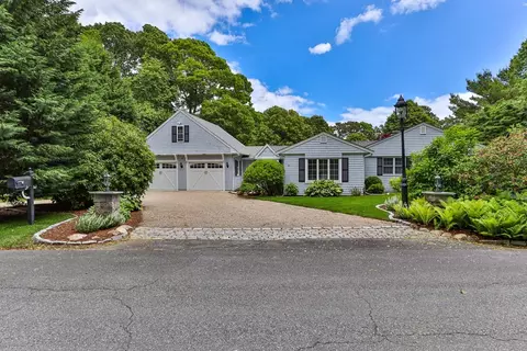 16 Long Pond Cir, Barnstable, MA 02632