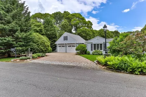 16 Long Pond Cir, Barnstable, MA 02632 photo 3