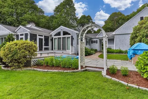 16 Long Pond Cir, Barnstable, MA 02632 photo 9