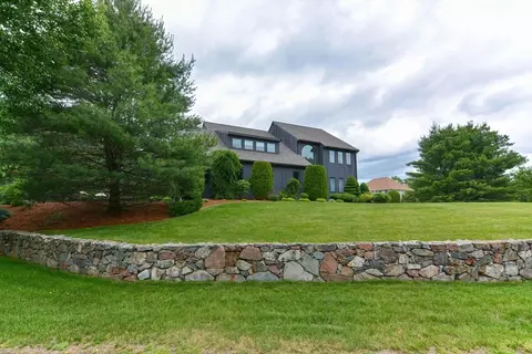 15 Campbell Rd, Middleton, MA 01949