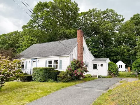 12 Stoney Brook Ln, Milford, MA 01757