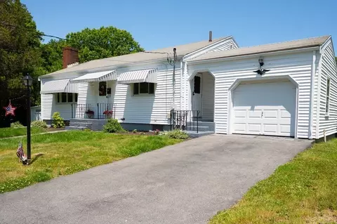 9 Roc Fall Rd, Hingham, MA 02043