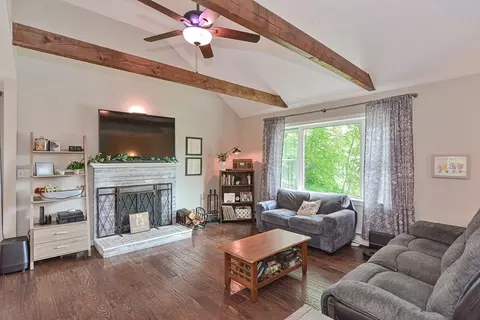 12 Marks Way, Sutton, MA 01590 photo 3