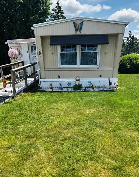 735 Memorial Dr #29, Chicopee, MA 01020