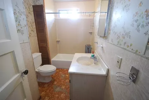 335 Grattan St, Chicopee, MA 01020 photo 32