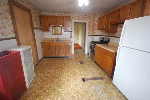 335 Grattan St, Chicopee, MA 01020 photo 20