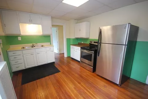 335 Grattan St, Chicopee, MA 01020 photo 2