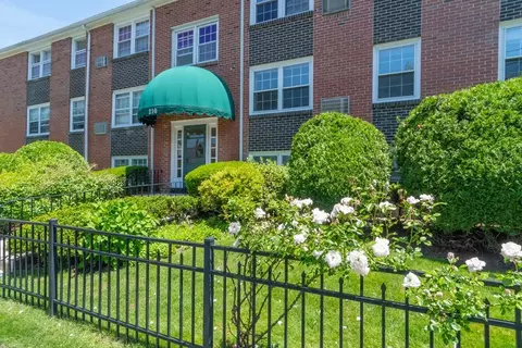 210 Hillside Ave #25, Needham, MA 02494