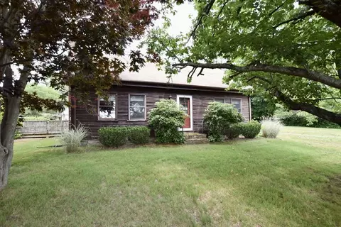 579 S St E, Raynham, MA 02767