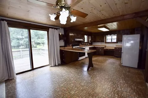 579 S St E, Raynham, MA 02767 photo 10