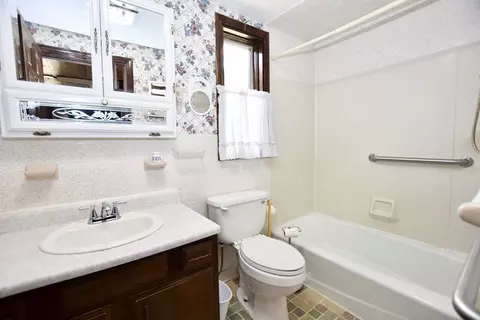 579 S St E, Raynham, MA 02767 photo 15