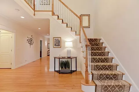 112 Jarvis Cir, Needham, MA 02492 photo 3