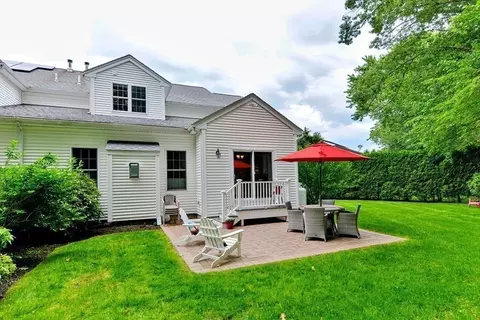 112 Jarvis Cir, Needham, MA 02492 photo 31
