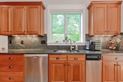 112 Jarvis Cir, Needham, MA 02492 photo 11