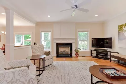 112 Jarvis Cir, Needham, MA 02492 photo 6