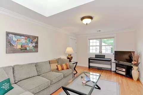 112 Jarvis Cir, Needham, MA 02492 photo 18