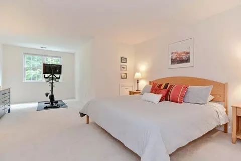 112 Jarvis Cir, Needham, MA 02492 photo 25