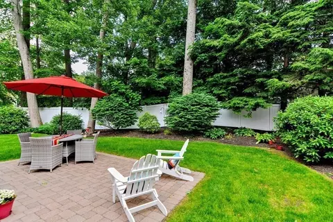 112 Jarvis Cir, Needham, MA 02492 photo 32