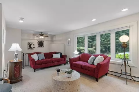 99 Moore Ave, Worcester, MA 01602 photo 9