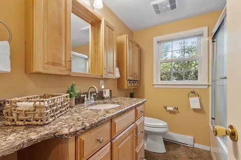 99 Moore Ave, Worcester, MA 01602 photo 11
