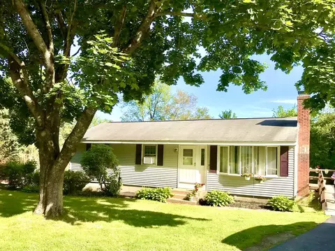 7 Beechwood Dr, Rutland, MA 01543