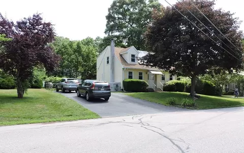 2 Hall Rd, Webster, MA 01570
