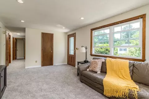 73 Sawmill Rd, Springfield, MA 01118 photo 4