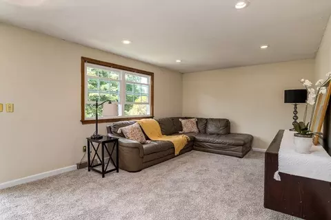 73 Sawmill Rd, Springfield, MA 01118 photo 3