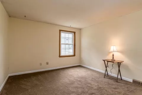 73 Sawmill Rd, Springfield, MA 01118 photo 10