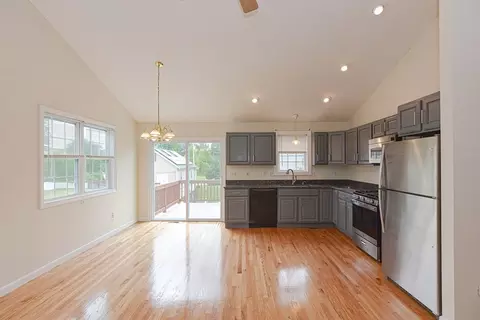 28 Aroostook St, Worcester, MA 01606 photo 8