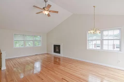 28 Aroostook St, Worcester, MA 01606 photo 10