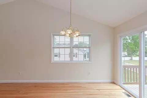 28 Aroostook St, Worcester, MA 01606 photo 14