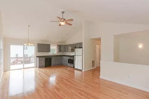 28 Aroostook St, Worcester, MA 01606 photo 9