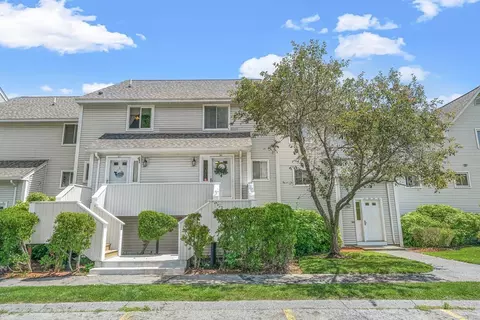 100 Merrimack Ave #43, Dracut, MA 01826