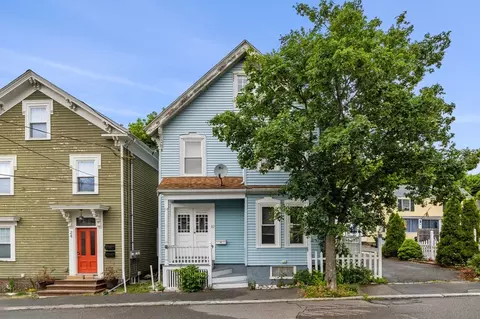 22 Lemon St, Salem, MA 01970