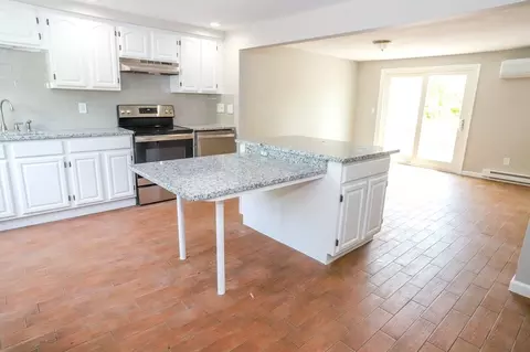 50 Warebrook #50, Ware, MA 01082 photo 2