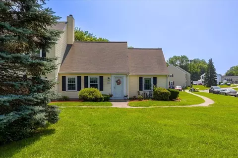2501 Forest Park Dr #61, Auburn, MA 01501