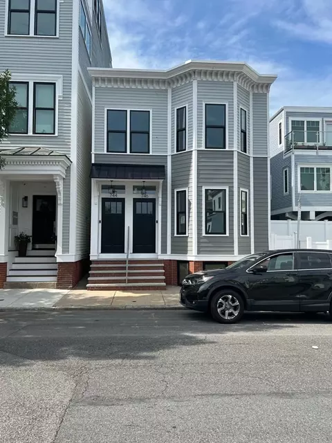 744 E 8th St, Boston, MA 02127