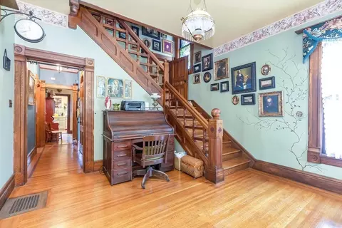 161 Florida St, Springfield, MA 01109 photo 3
