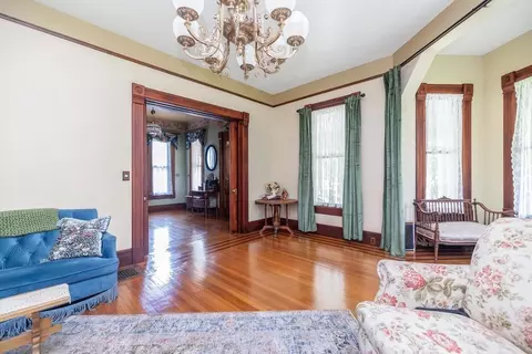 161 Florida St, Springfield, MA 01109 photo 9