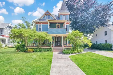 161 Florida St, Springfield, MA 01109