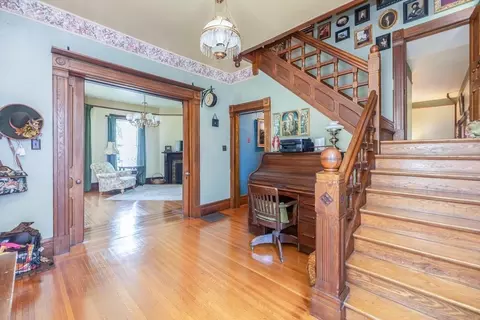 161 Florida St, Springfield, MA 01109 photo 4