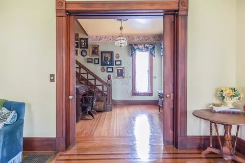 161 Florida St, Springfield, MA 01109 photo 6
