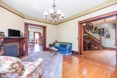 161 Florida St, Springfield, MA 01109 photo 8