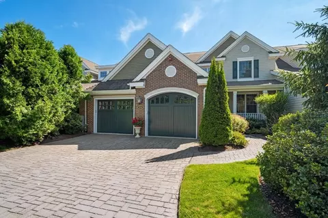 204 Hayfield Ln #204, Wayland, MA 01778