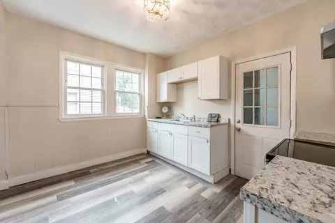 28 Longview St, Springfield, MA 01108 photo 6