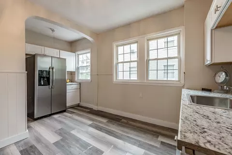 28 Longview St, Springfield, MA 01108 photo 5