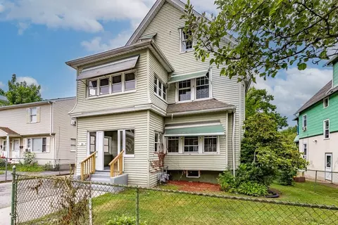 28 Longview St, Springfield, MA 01108 photo 2
