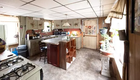 94 S Main St, Ashburnham, MA 01430 photo 9